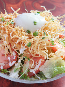 温泉たまごサラダ